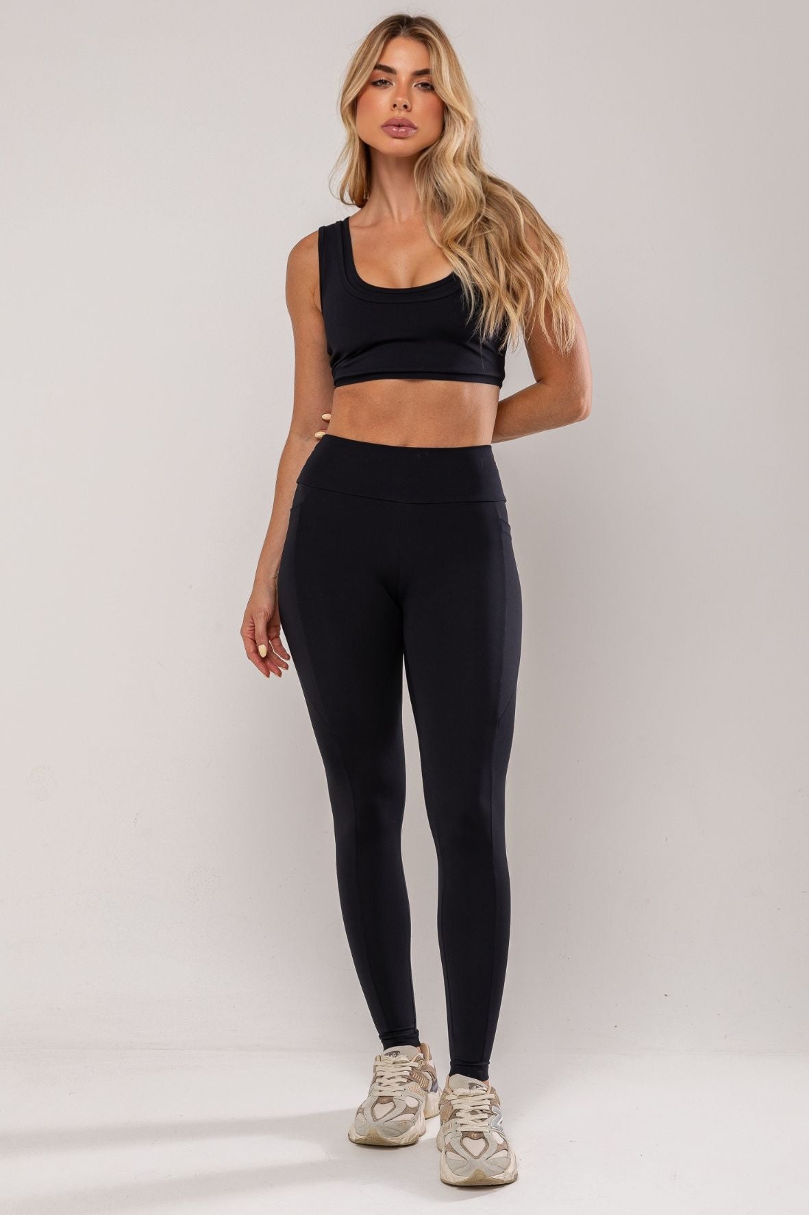 Legging bolsos laterais adaptive preto