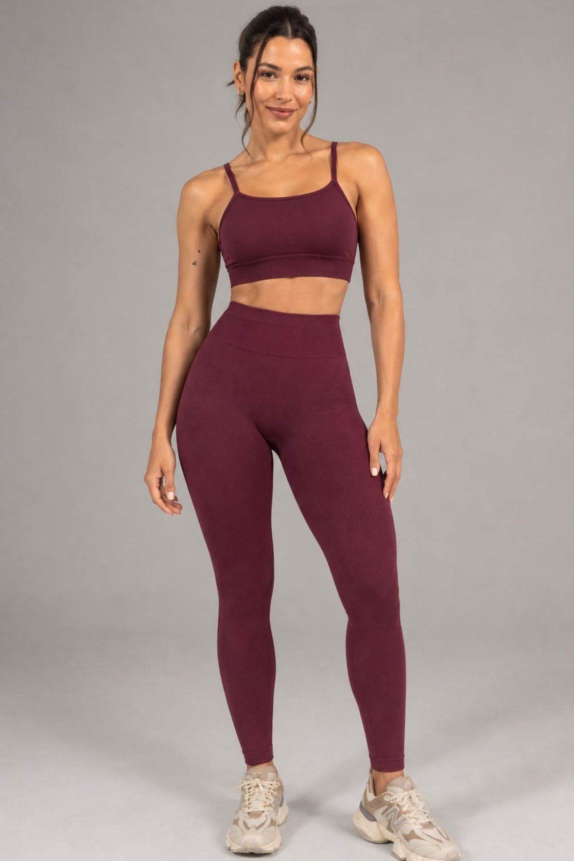 Conjunto sem costura legging e top alça ameixa