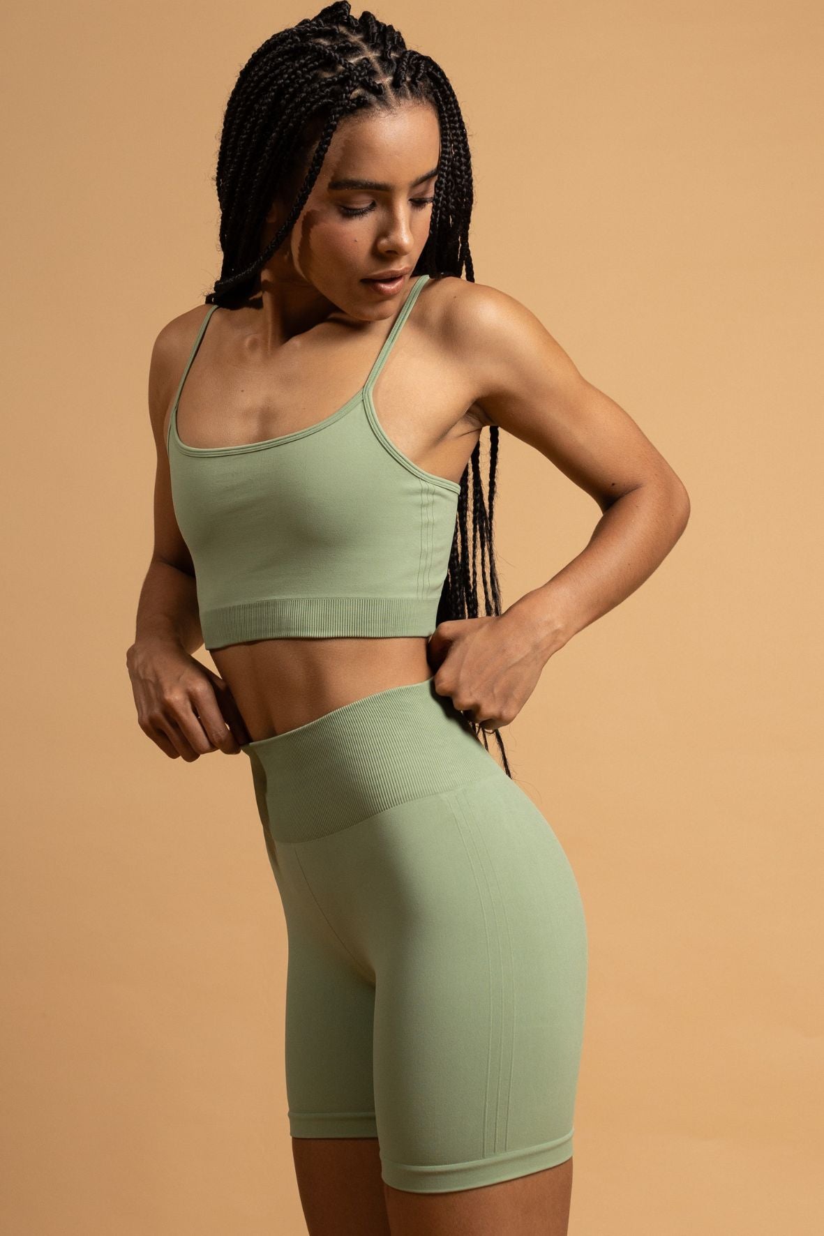 Conjunto shorts listra lateral sem costura verde frosty
