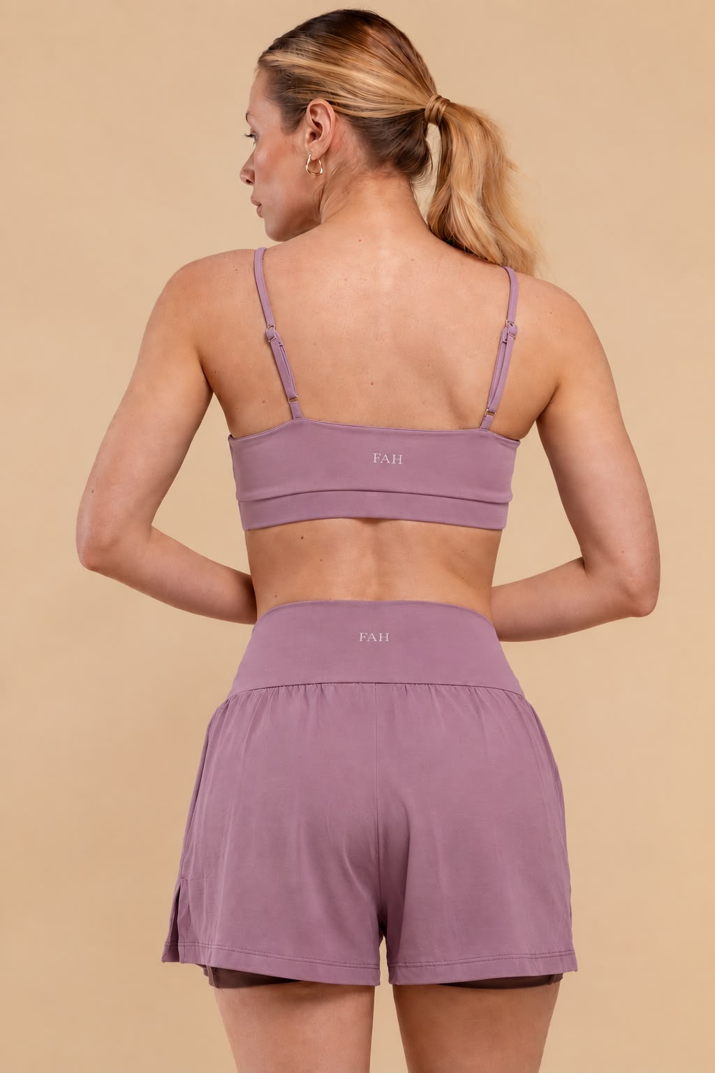 Conjunto shorts corrida dois bolsos e top basic satin