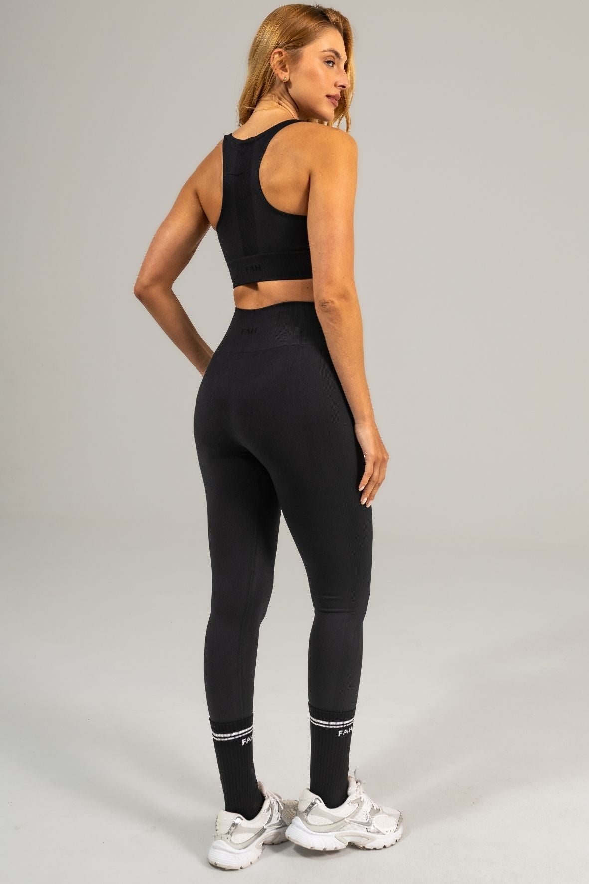 Legging lisa sem costura preto