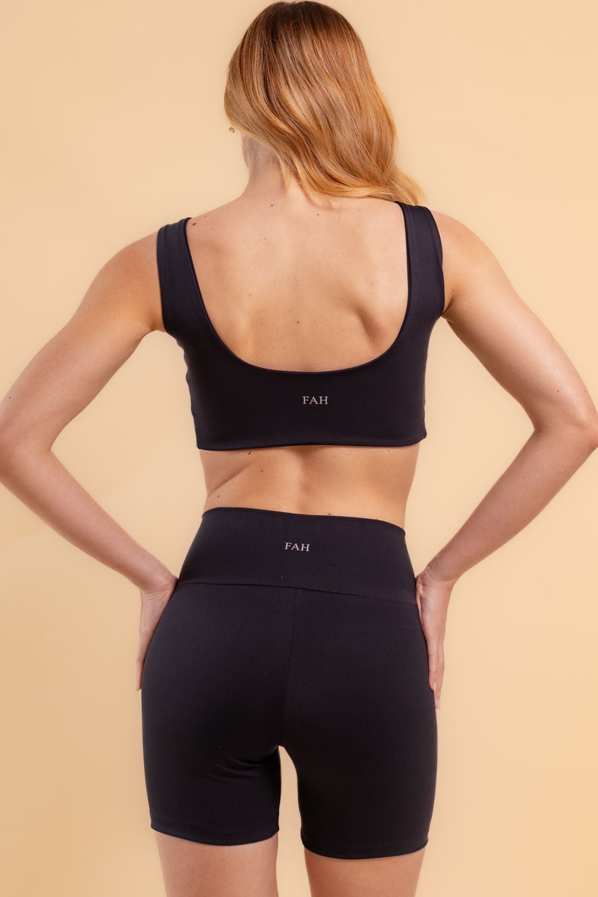 Shorts transpasse sculpt preto