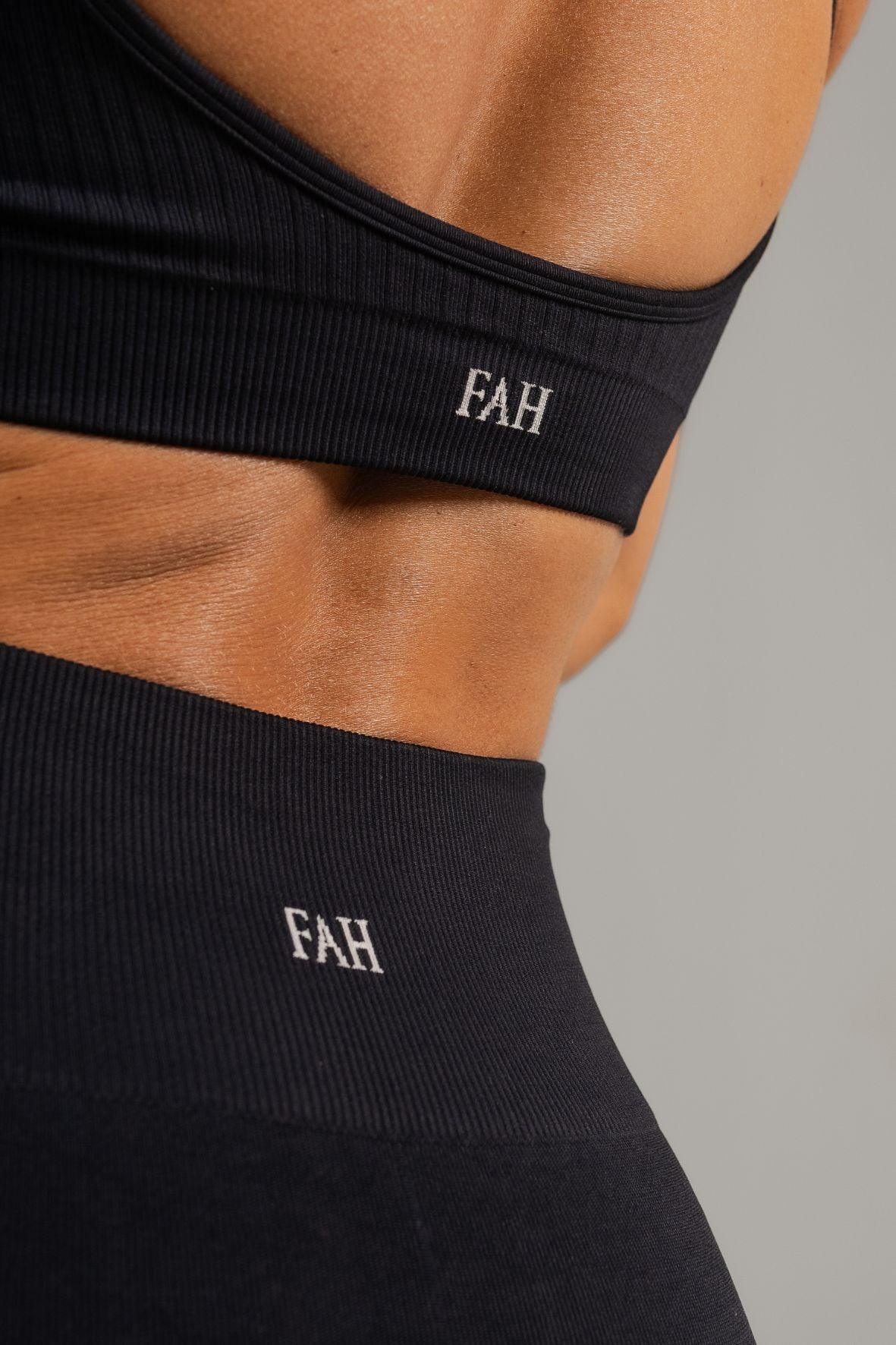 Conjunto Sem costura listra frontal preto