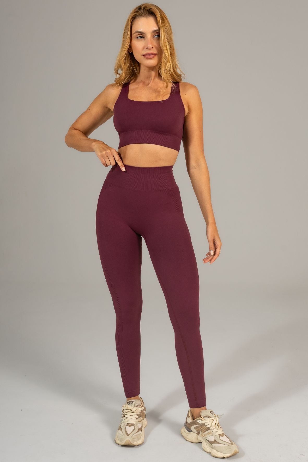 Legging lisa sem costura ameixa