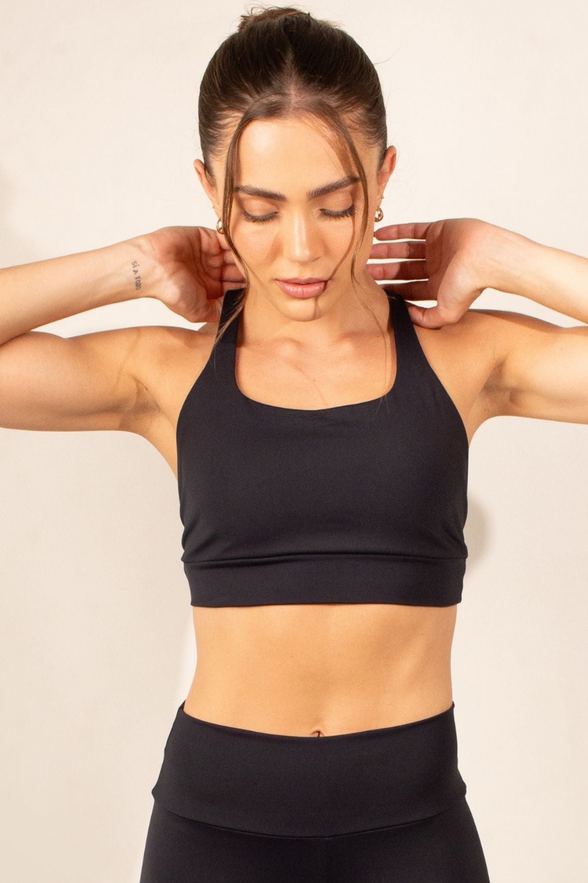 Top cruzado costas sculpt preto