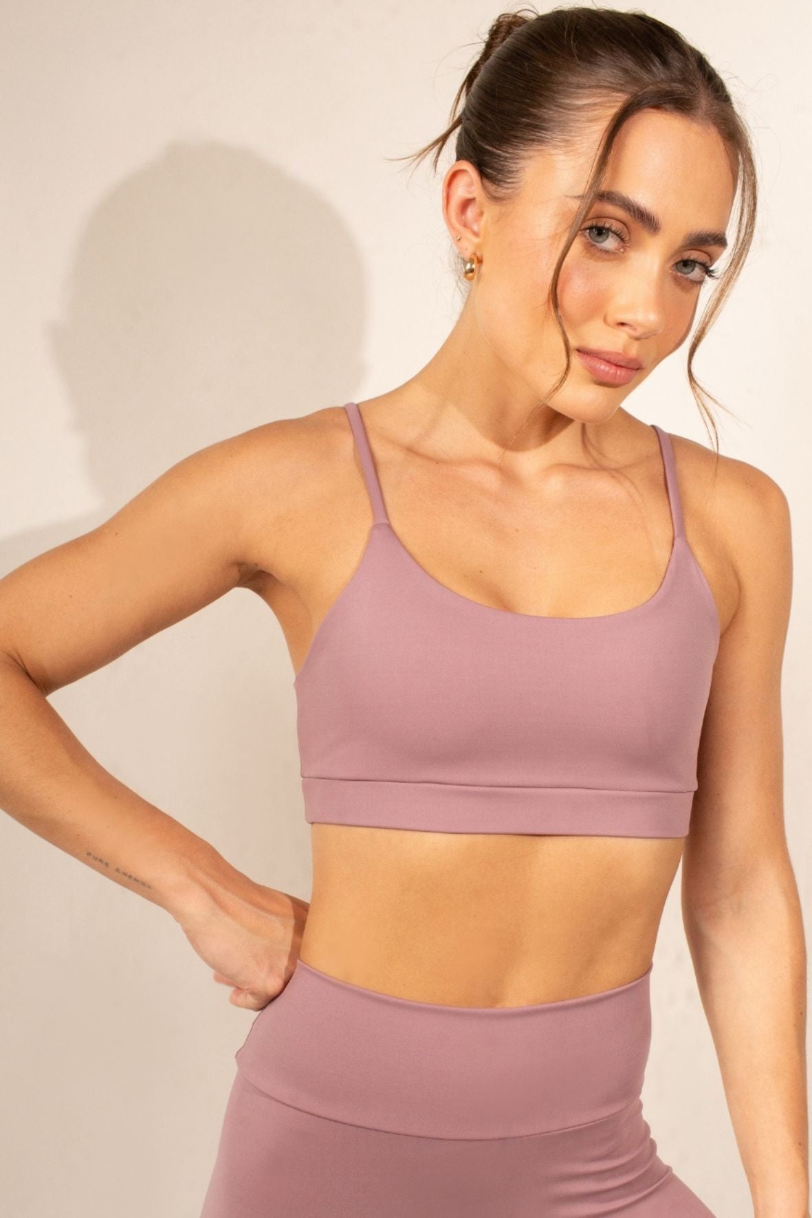 Top basic com regulador  sculpt satin