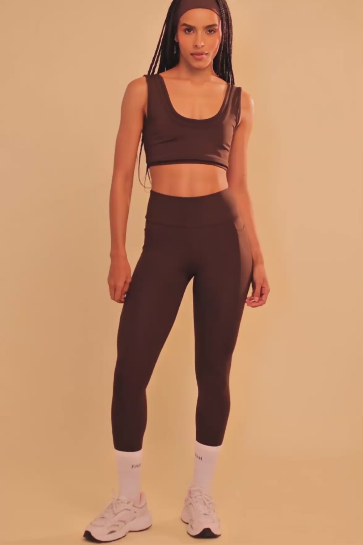 Conjunto Legging bolsos laterais e top camada dupla café
