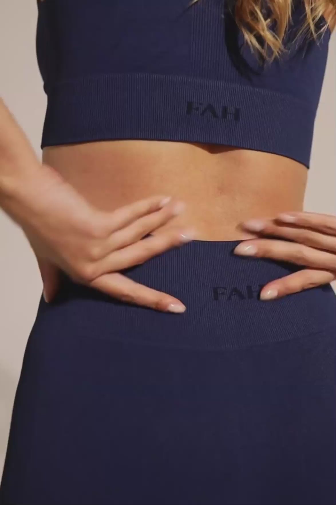 Legging lisa sem costura azul noite